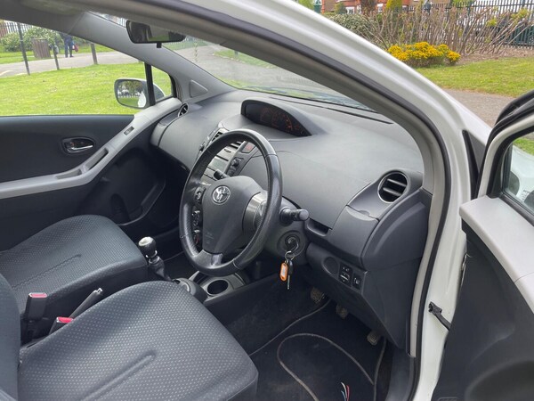 Used Toyota Yaris 2009 for sale - 74495940: Photo 14
