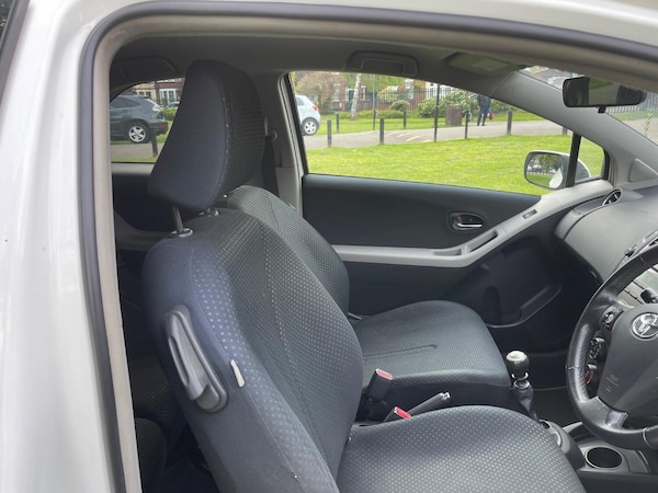 Used Toyota Yaris 2009 for sale - 74495940: Photo 16