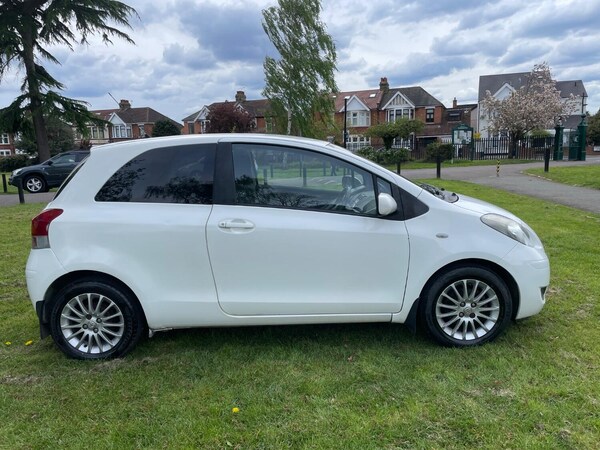 Used Toyota Yaris 2009 for sale - 74495940: Photo 7