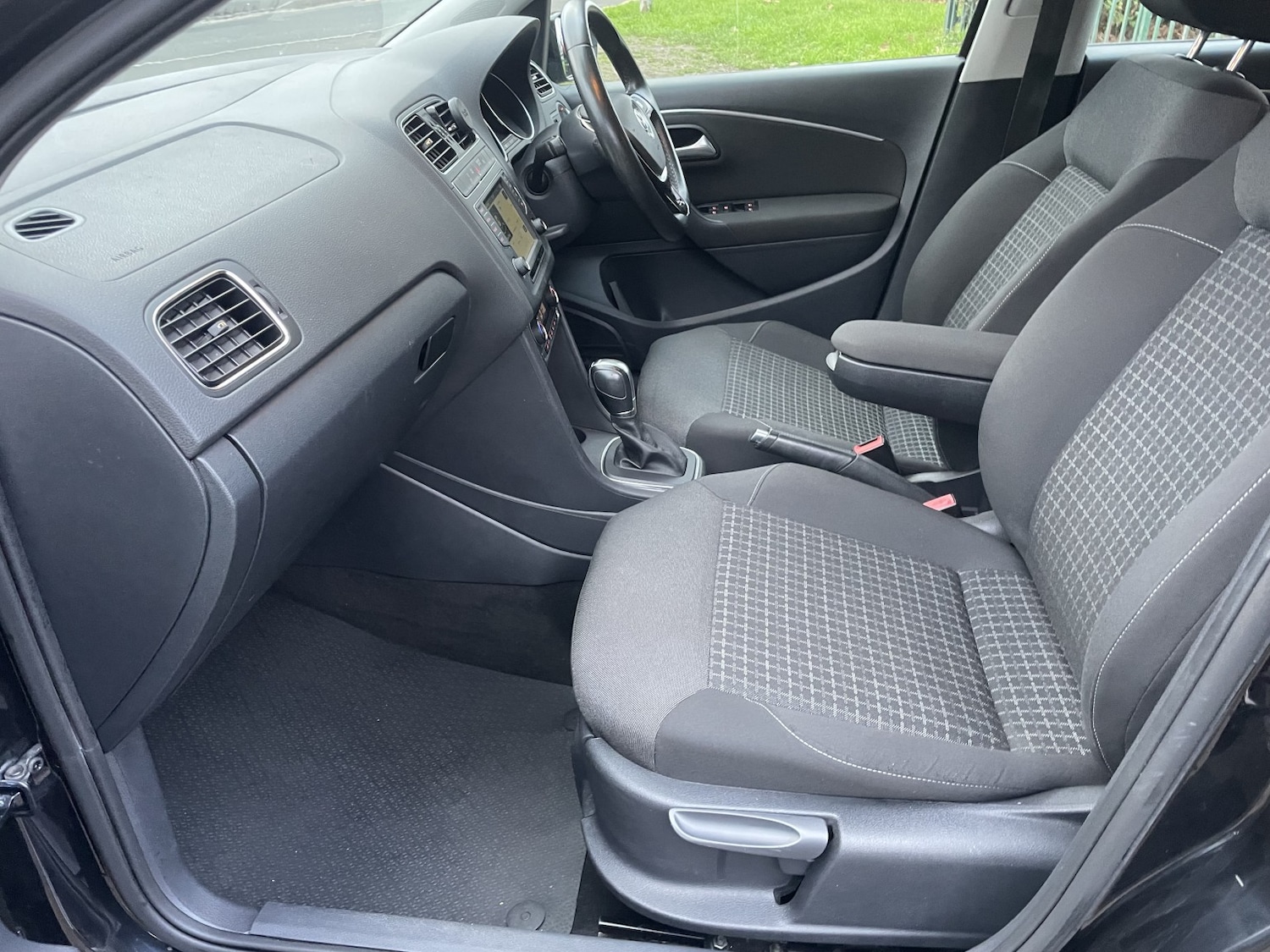 Used Volkswagen Polo 2014 for sale - 77053718: Photo 11