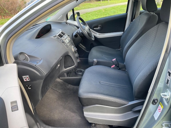 Used Toyota Yaris 2010 for sale - 73915330: Photo 18