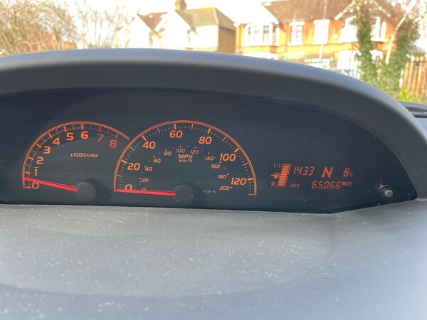 Used Toyota Yaris 2010 for sale - 73915330: Photo 22