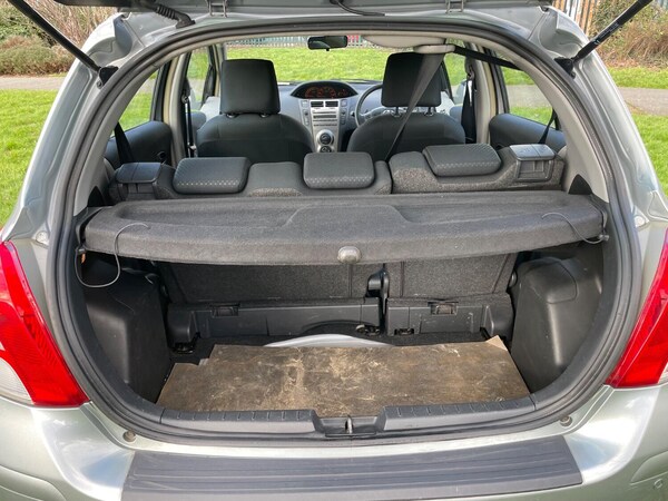 Used Toyota Yaris 2010 for sale - 73915330: Photo 26
