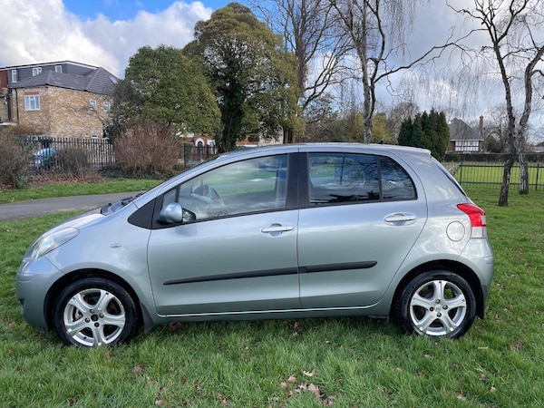 Used Toyota Yaris 2010 for sale - 73915330: Photo 7