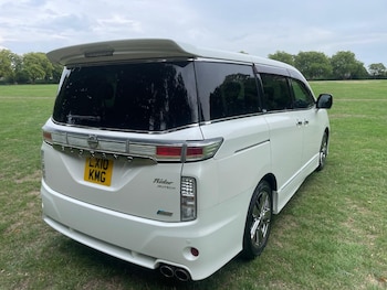 Used Nissan Elgrand 2010 for sale - 75731173: Photo