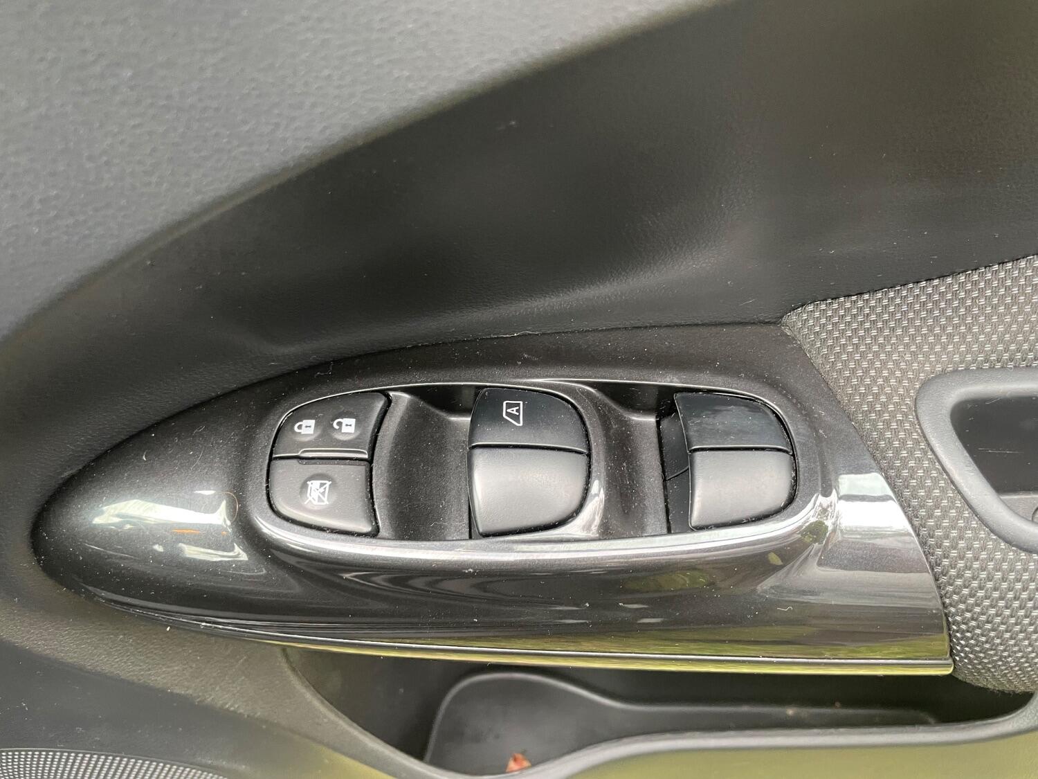 Used Nissan Juke 2016 for sale - 76793535: Photo 27