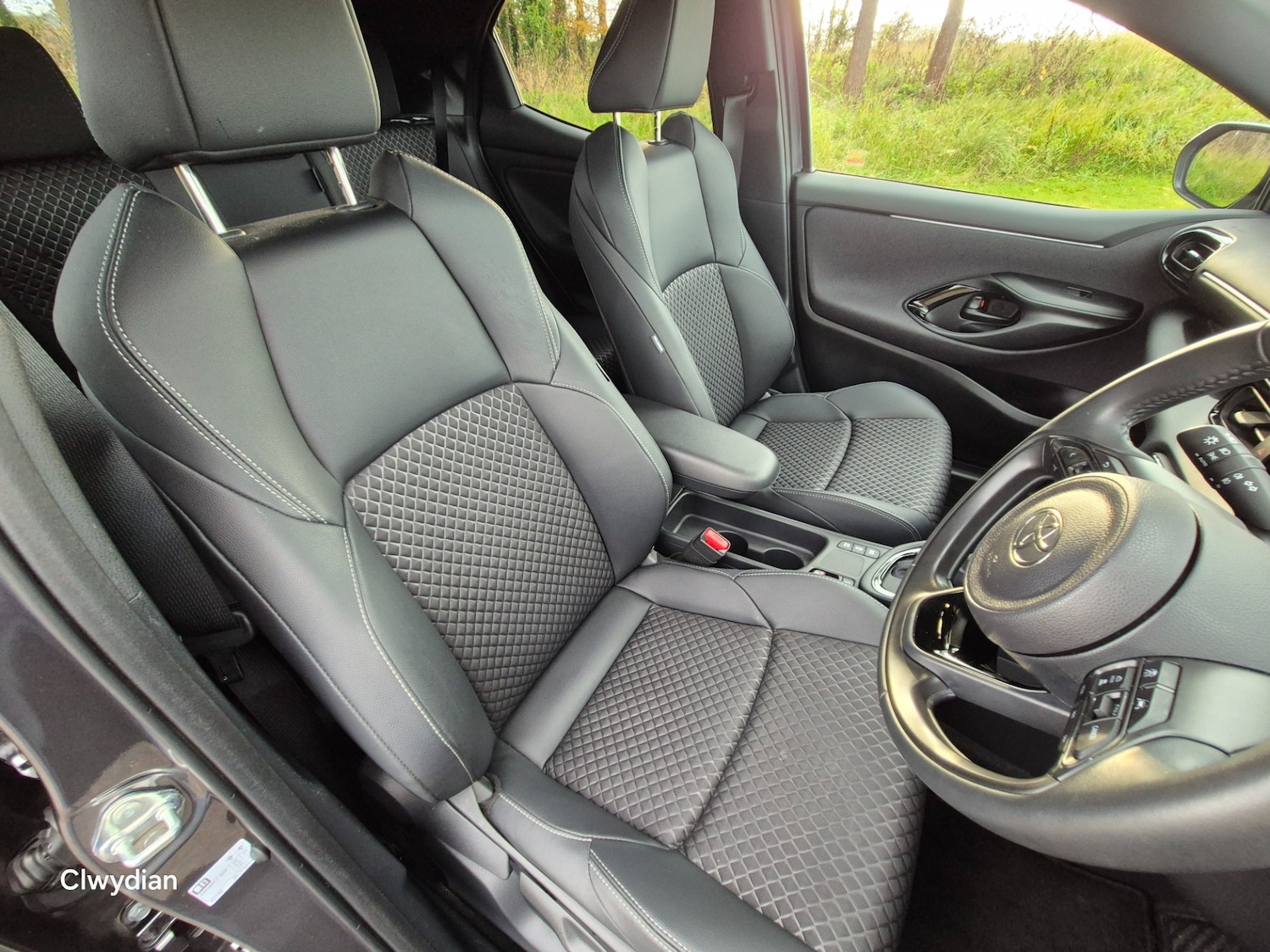 Used Toyota Yaris 2024 for sale - 76487963: Photo 15