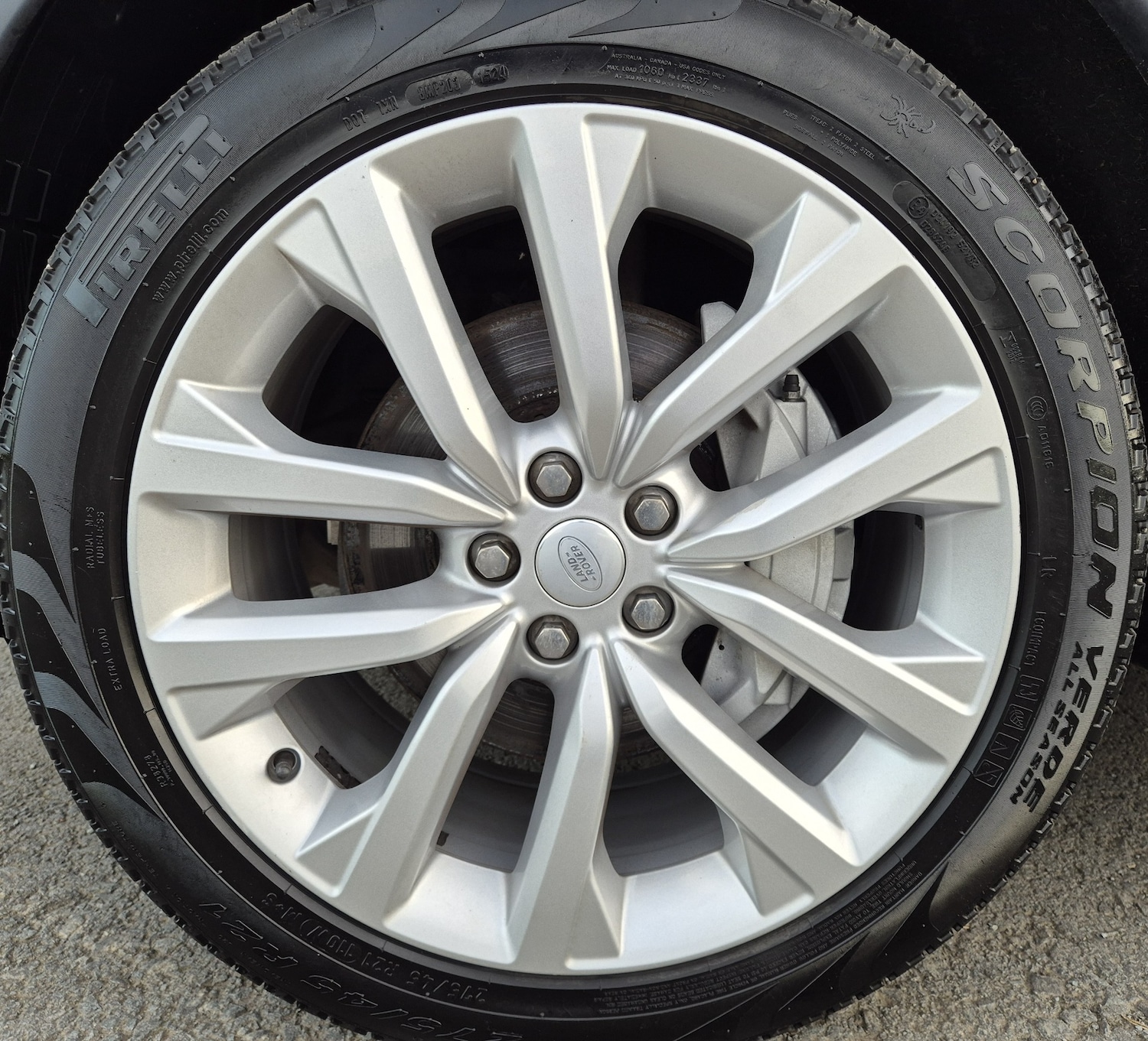 Used Land Rover Discovery 2023 for sale - 77928332: Photo 14