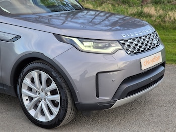 Used Land Rover Discovery 2023 for sale - 77928332: Photo