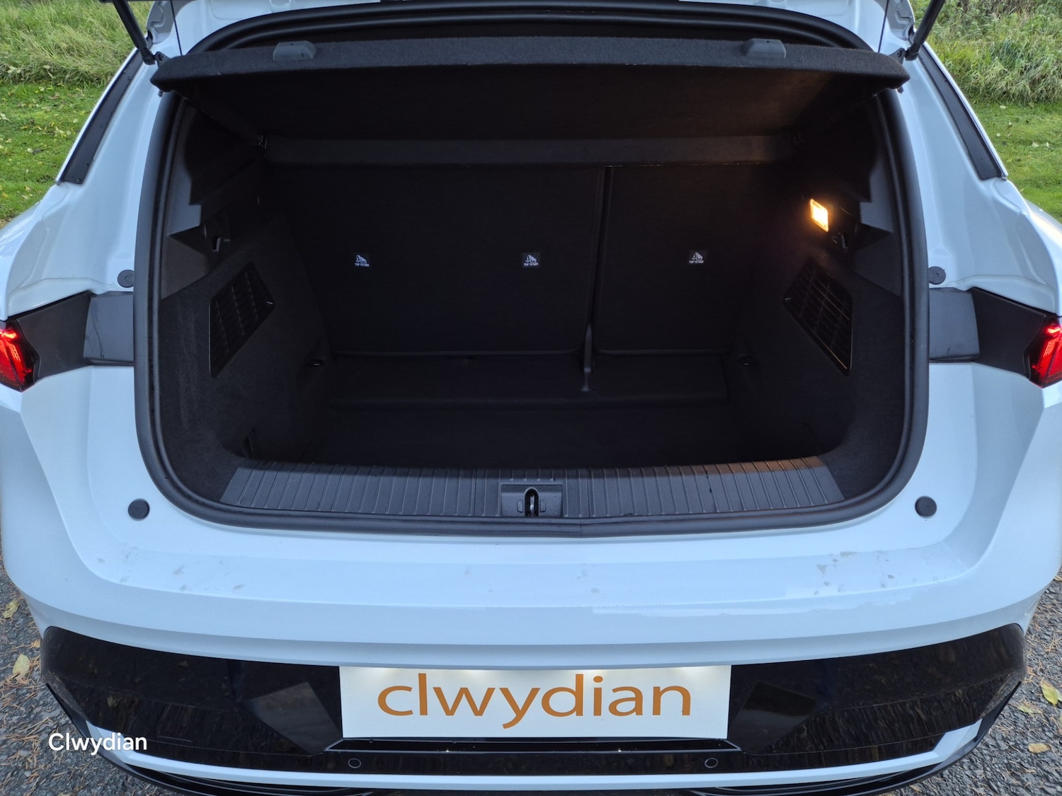 Used Renault Megane E Tech 2023 for sale - 76564070: Photo 11