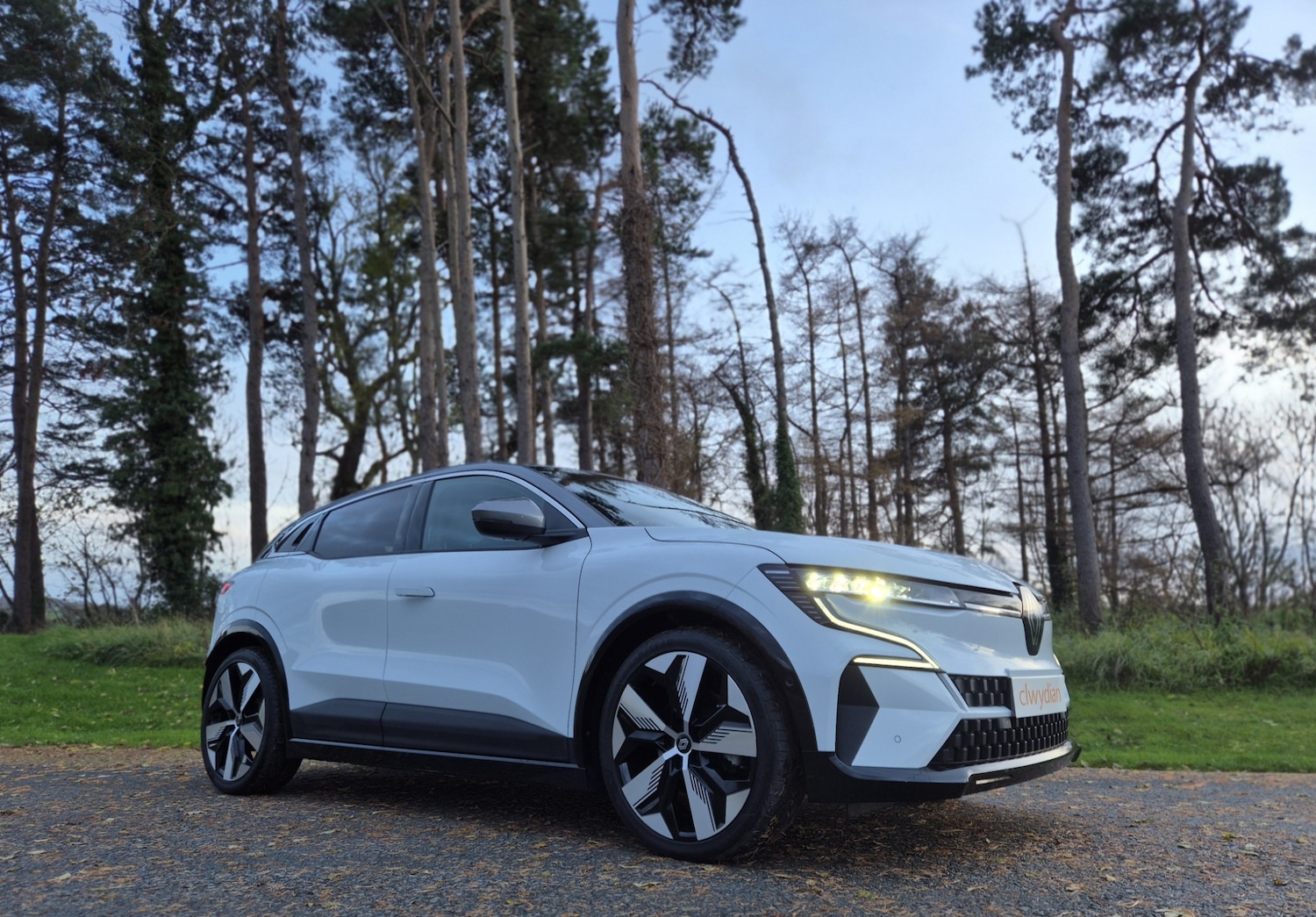 Used Renault Megane E Tech 2023 for sale - 76564070: Photo 2