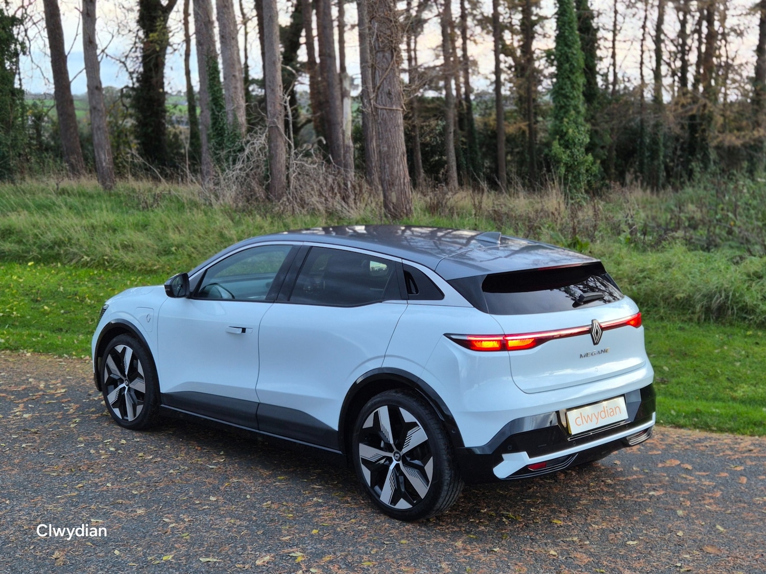 Used Renault Megane E Tech 2023 for sale - 76564070: Photo 8