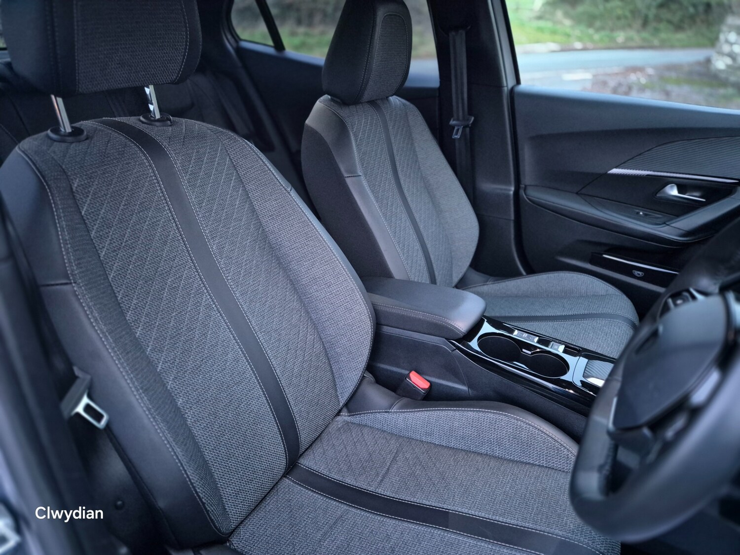 Used Peugeot 2008 2024 for sale - 76583183: Photo 32