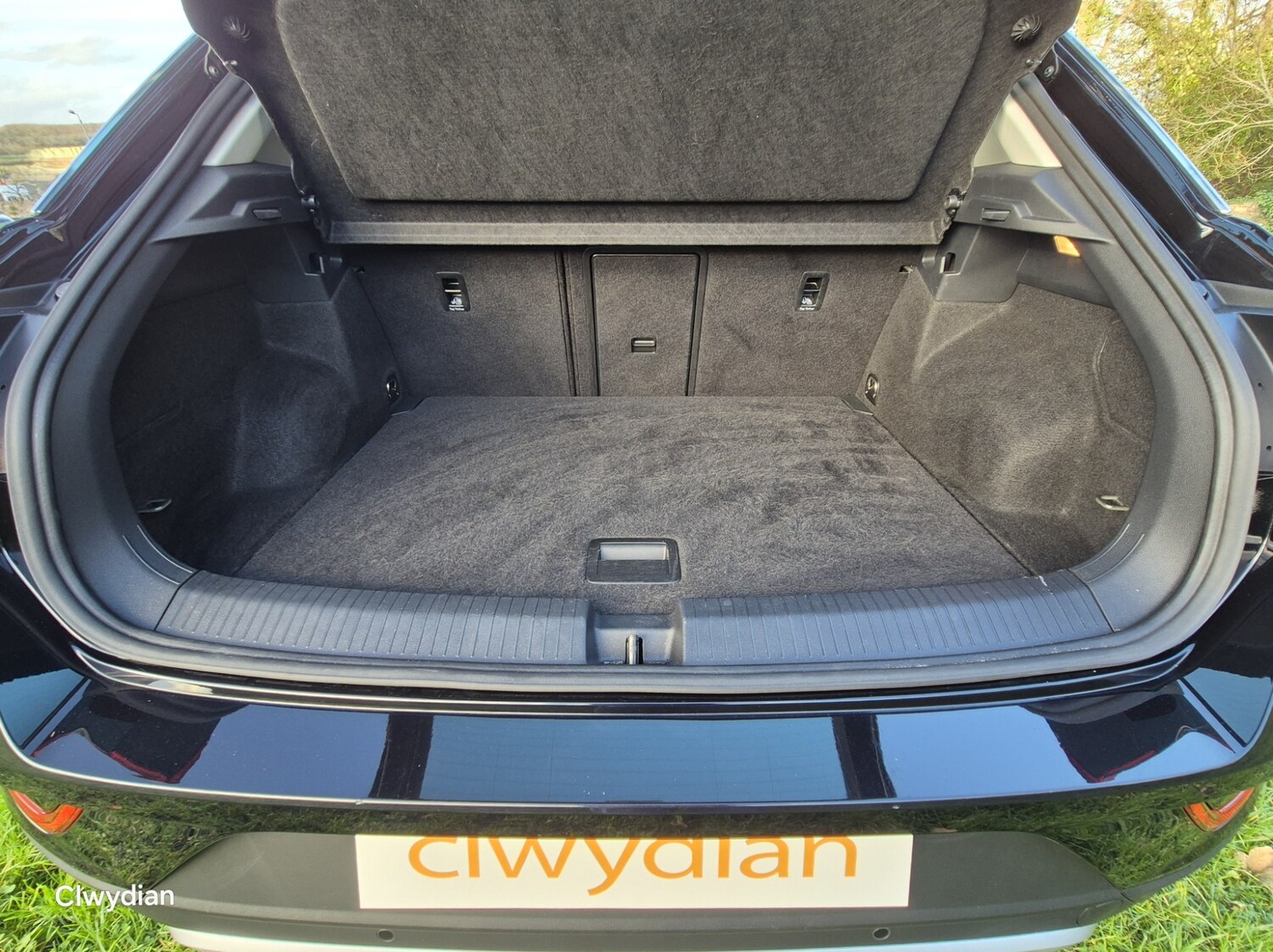 Used Volkswagen T-Roc 2023 for sale - 76501709: Photo 11