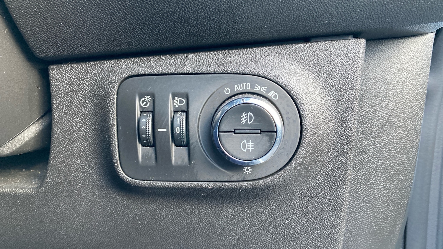 Used Vauxhall Corsa 2017 for sale - 77147879: Photo 25