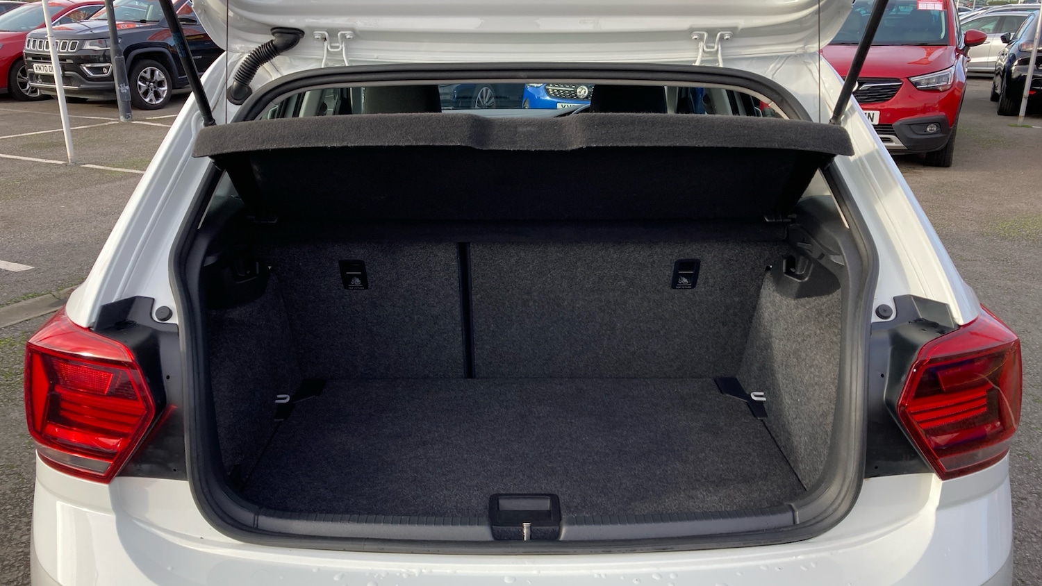 Used Volkswagen Polo 2019 for sale - 76577023: Photo 4