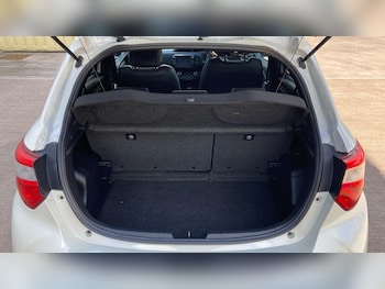 Used Toyota Yaris 2018 for sale - 78906112: Photo