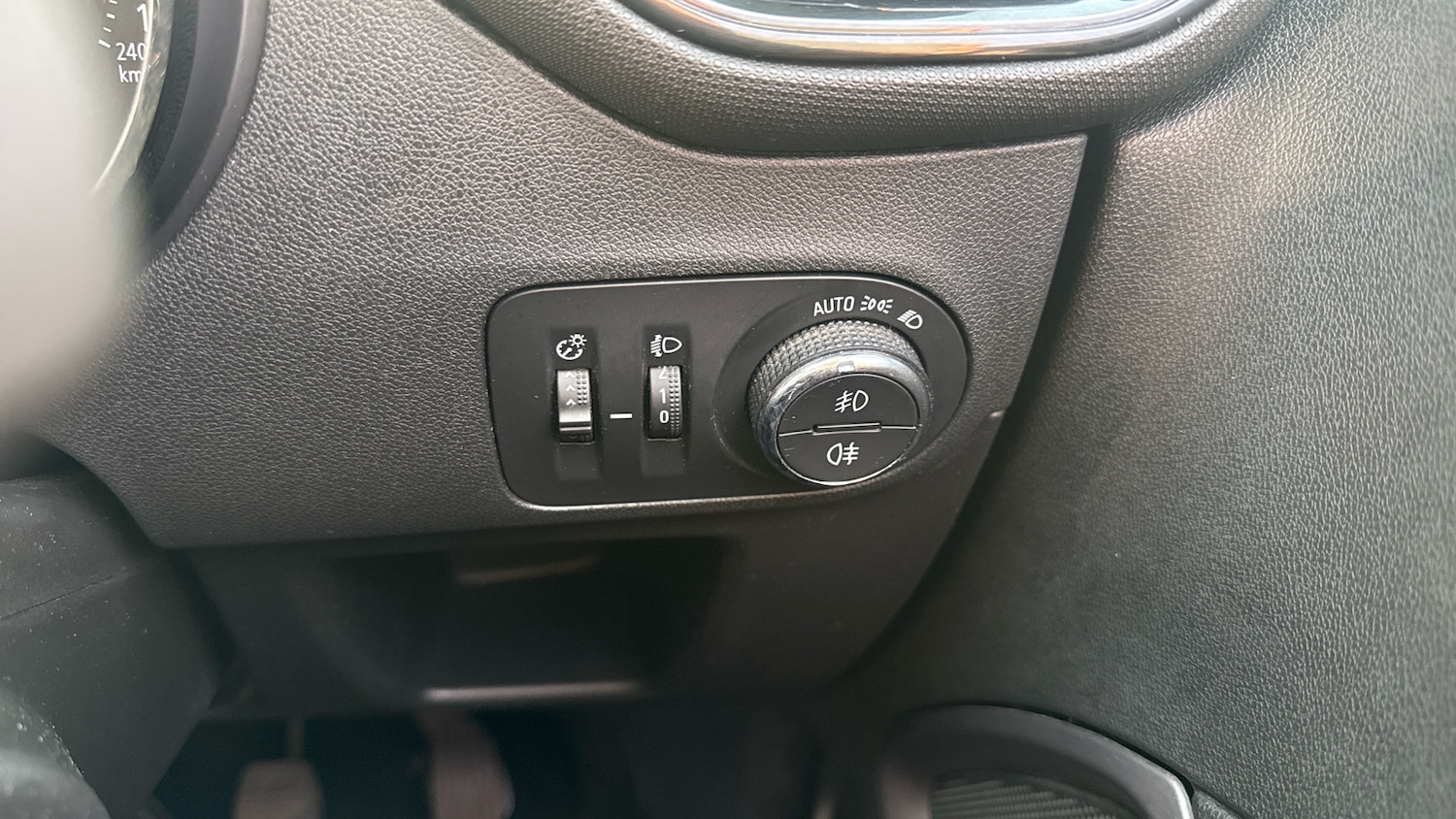 Used Vauxhall Crossland X 2018 for sale - 76910922: Photo 31