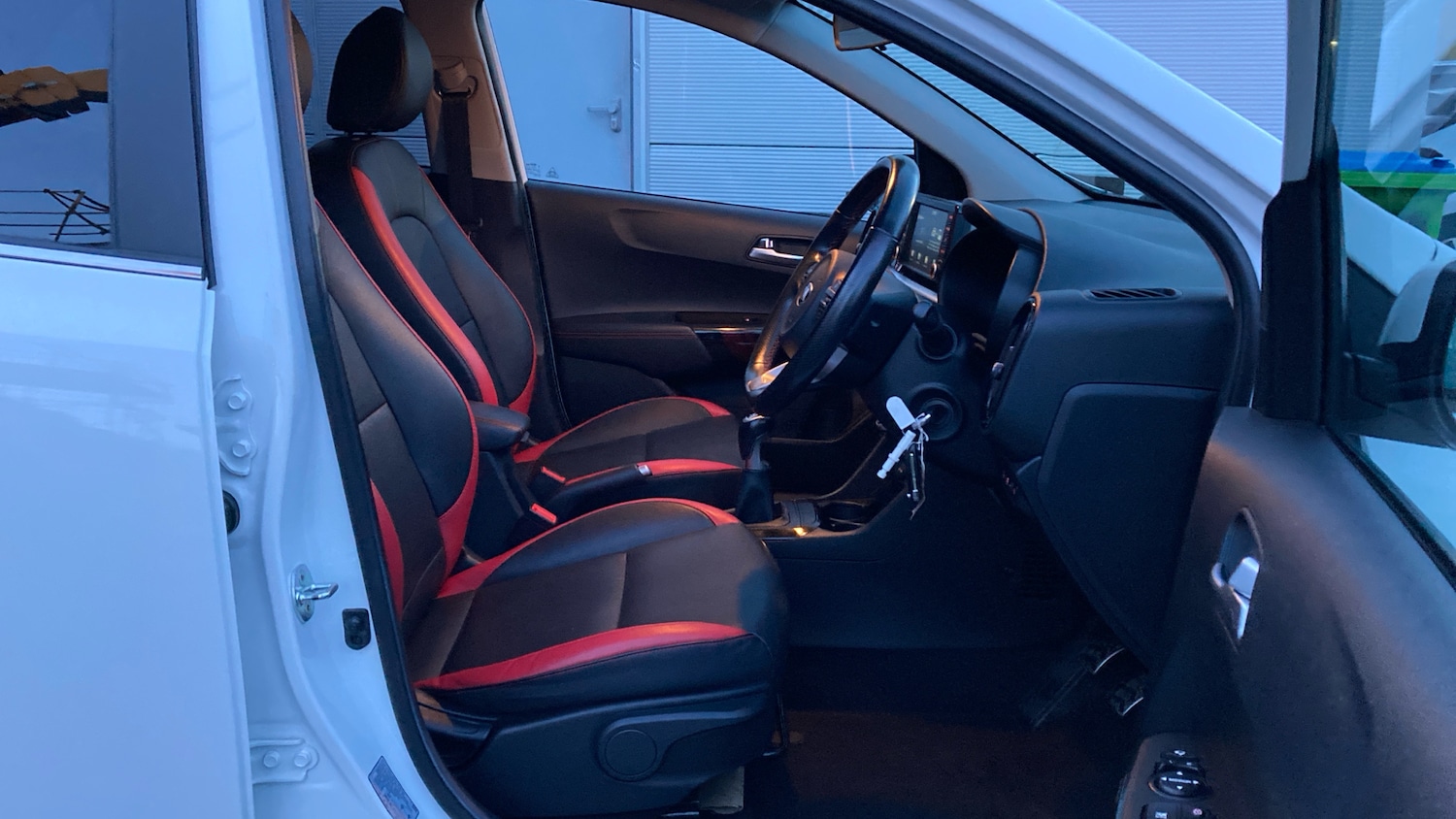 Used Kia Picanto 2018 for sale - 76830553: Photo 30