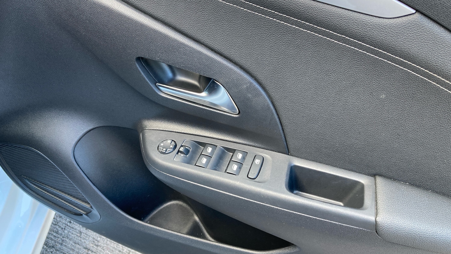 Used Vauxhall Corsa 2012 for sale - 75999491: Photo 28