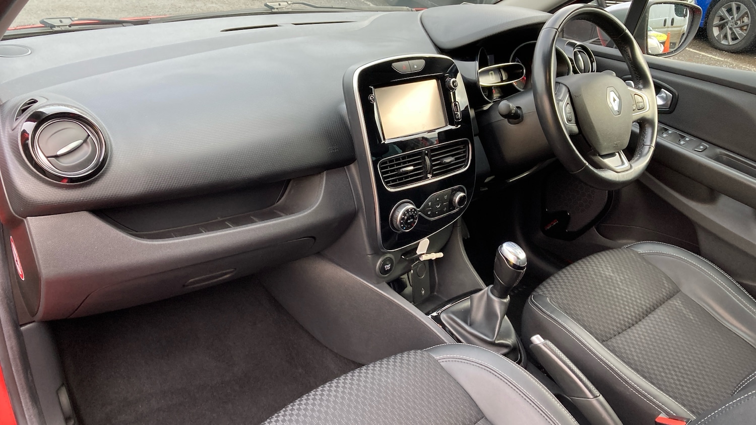 Used Renault Clio 2018 for sale - 77195178: Photo 9