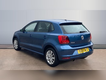 Used Volkswagen Polo 2015 for sale - 76075779: Photo