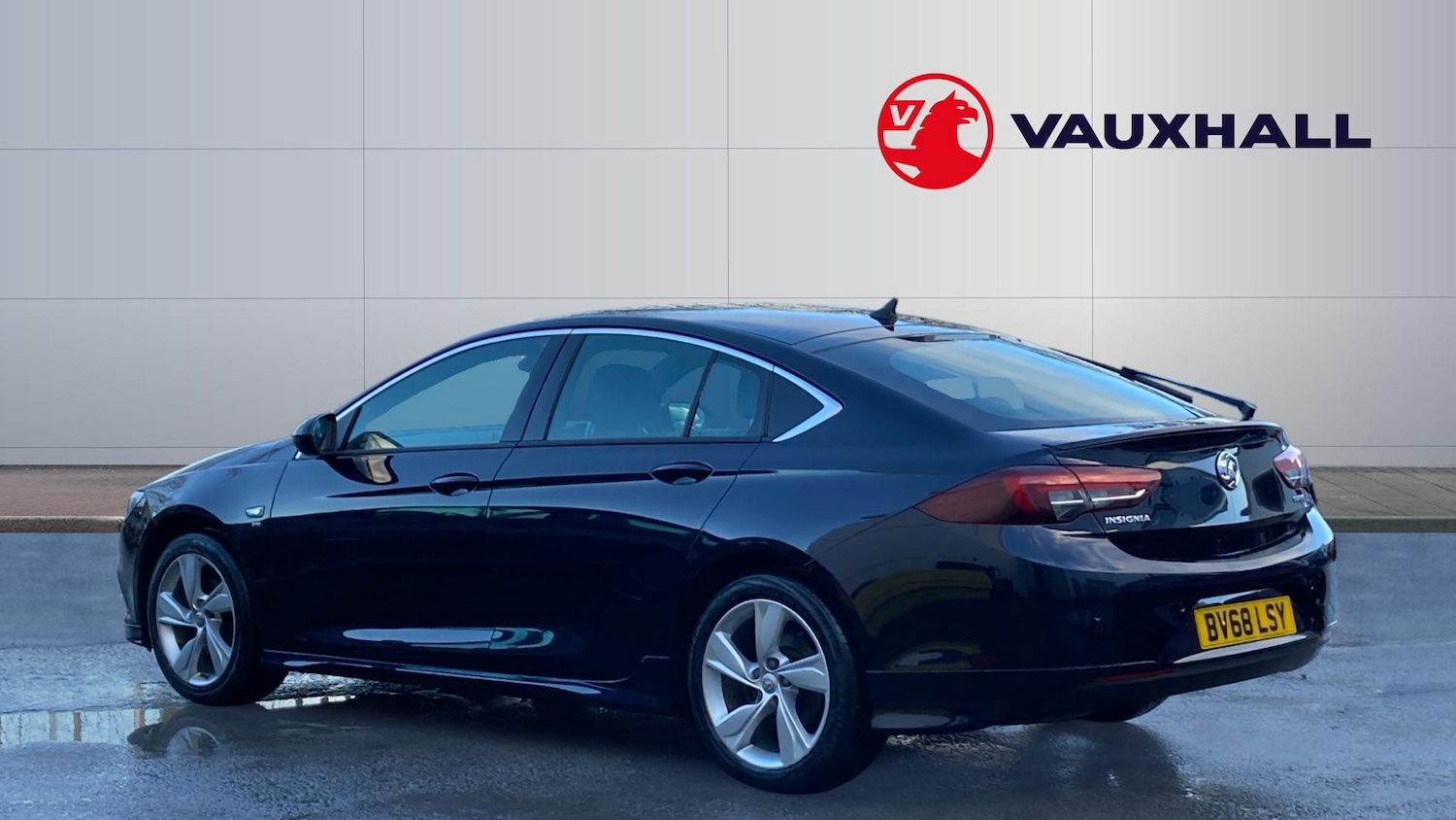 Used Vauxhall Insignia 2018 for sale - 77220228: Photo 2