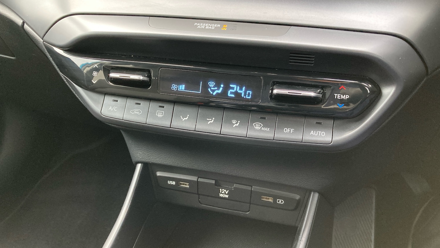 Used Hyundai i20 2023 for sale - 76477752: Photo 24