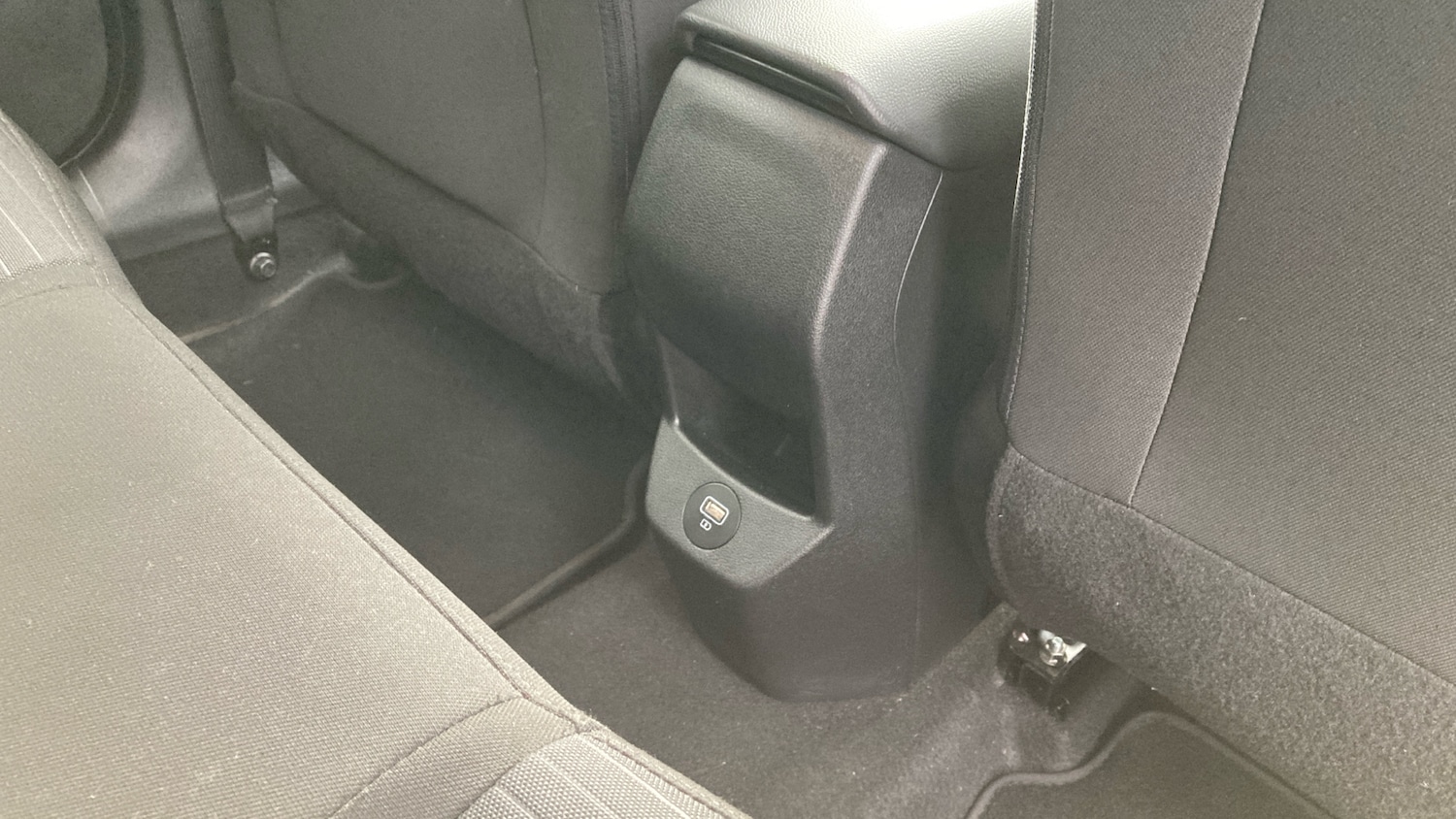 Used Hyundai i20 2023 for sale - 76477752: Photo 33