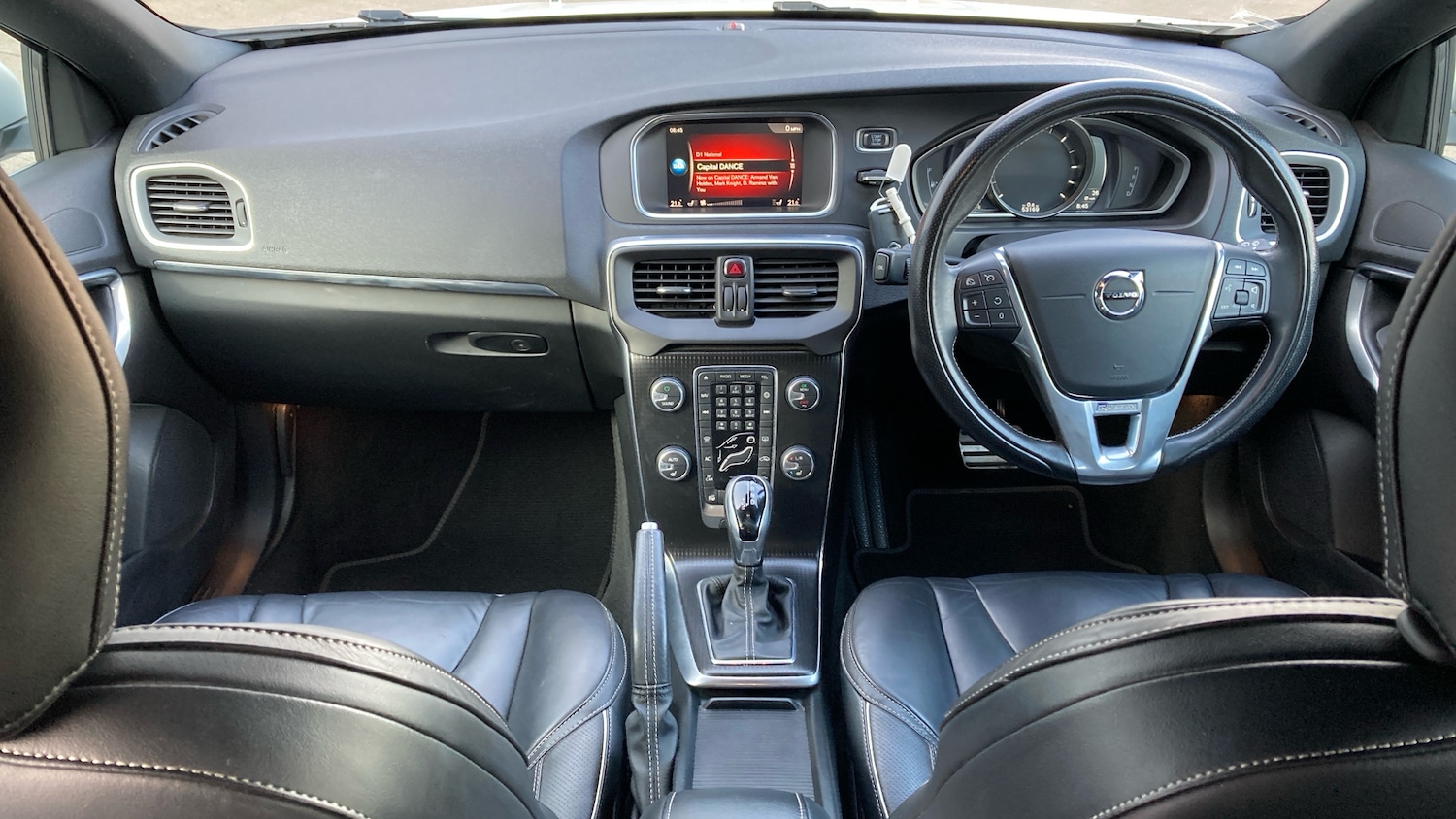 Used Volvo V40 2017 for sale - 78067345: Photo 10