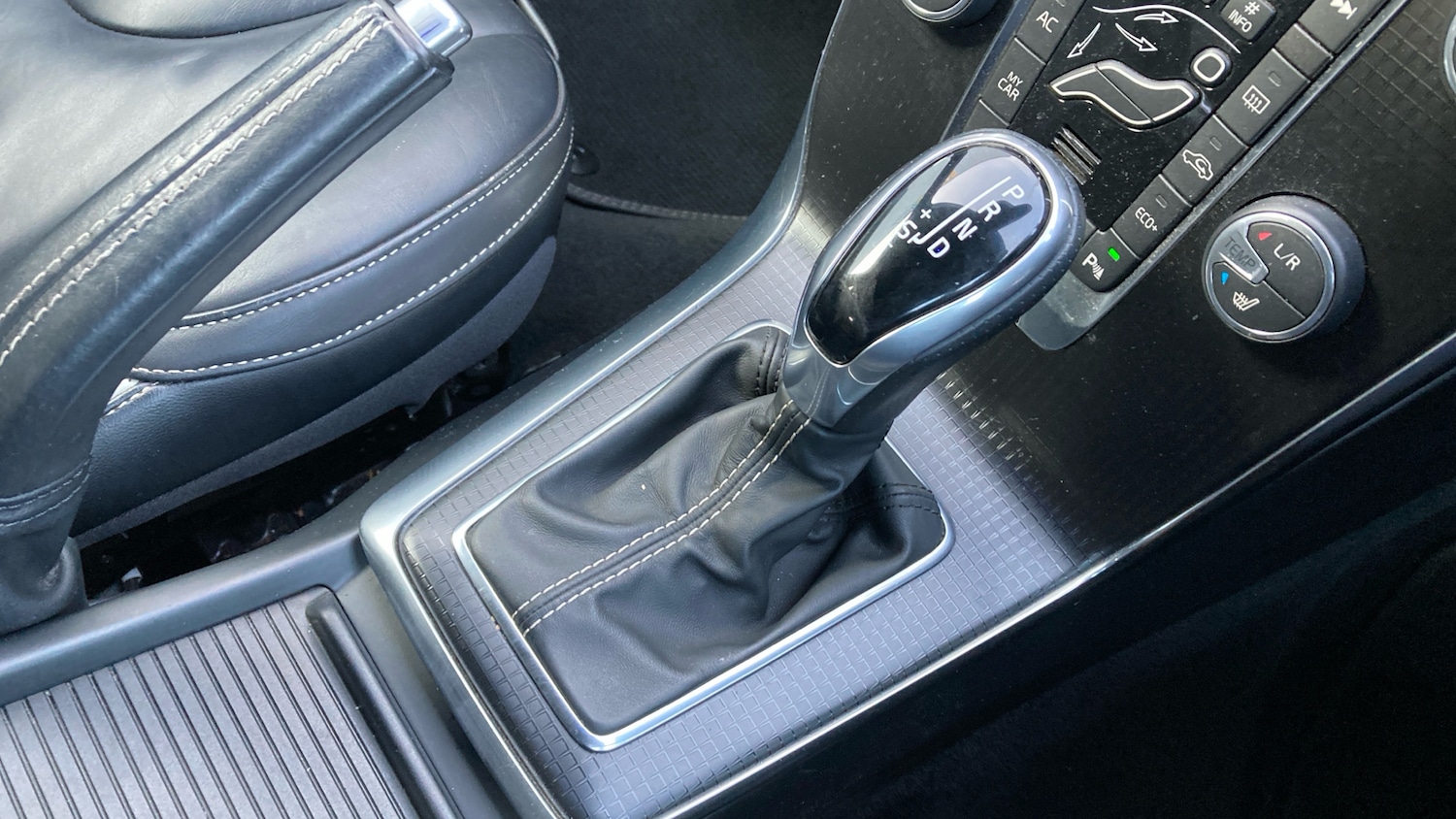 Used Volvo V40 2017 for sale - 78067345: Photo 13