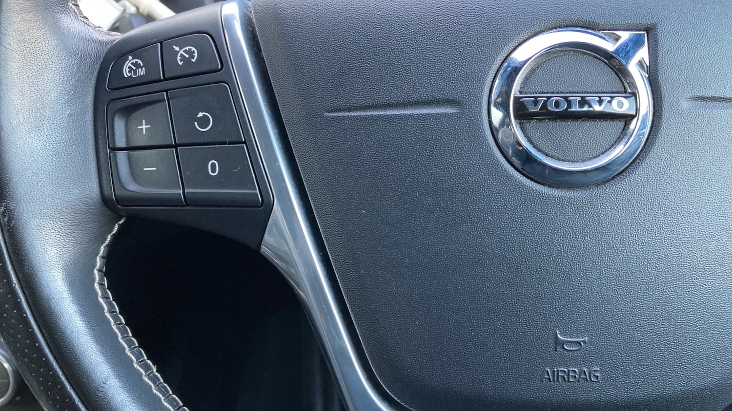 Used Volvo V40 2017 for sale - 78067345: Photo 21