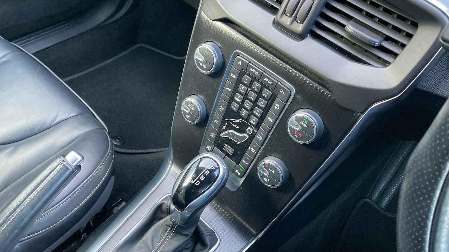 Used Volvo V40 2017 for sale - 78067345: Photo 25