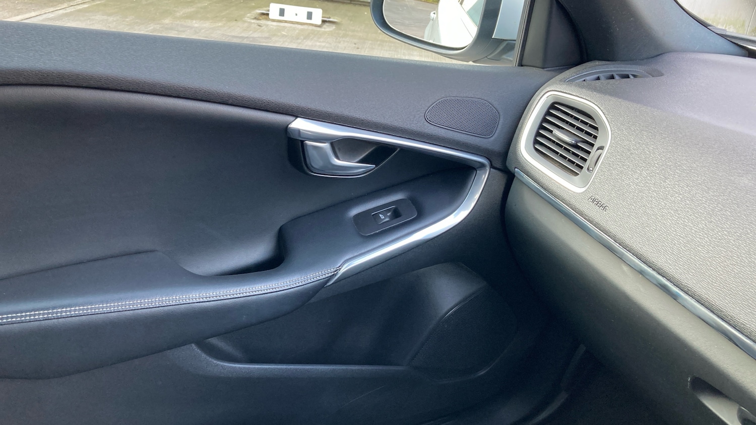 Used Volvo V40 2017 for sale - 78067345: Photo 27