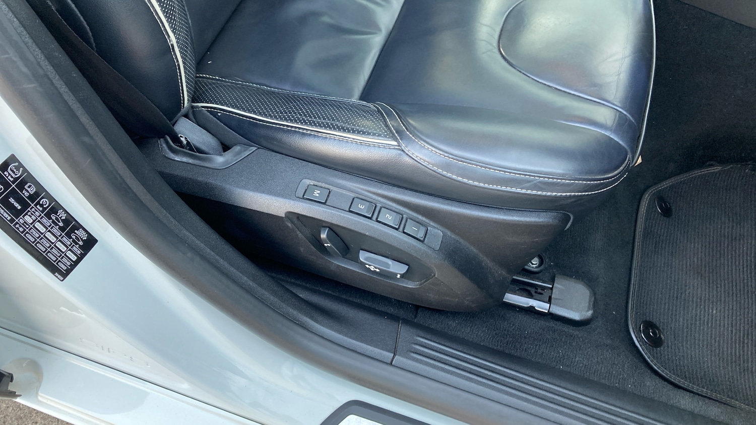 Used Volvo V40 2017 for sale - 78067345: Photo 33