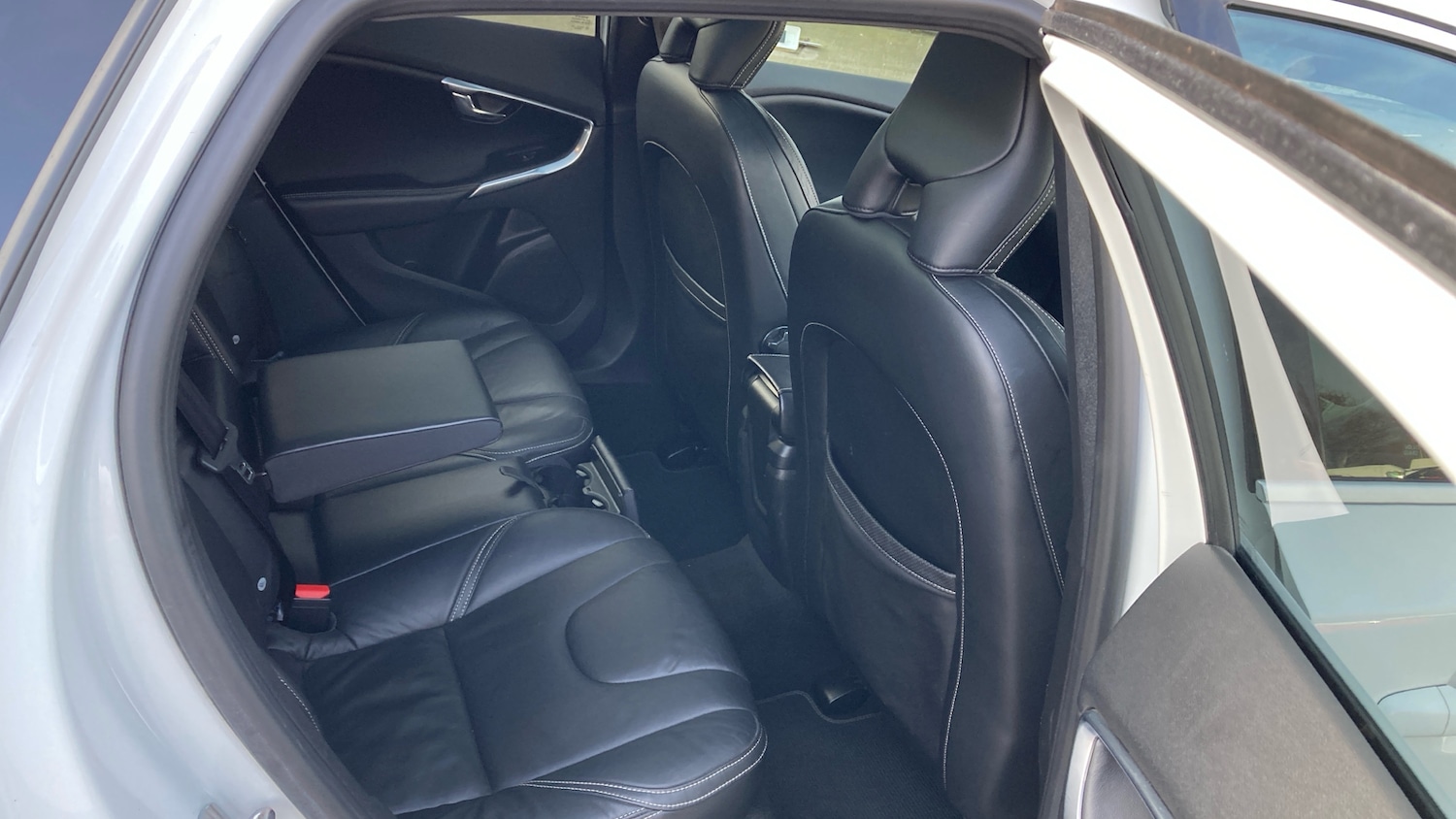 Used Volvo V40 2017 for sale - 78067345: Photo 38