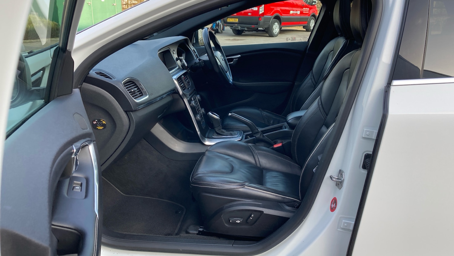 Used Volvo V40 2017 for sale - 78067345: Photo 43