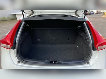 Used Volvo V40 2017 for sale - 78067345: Photo