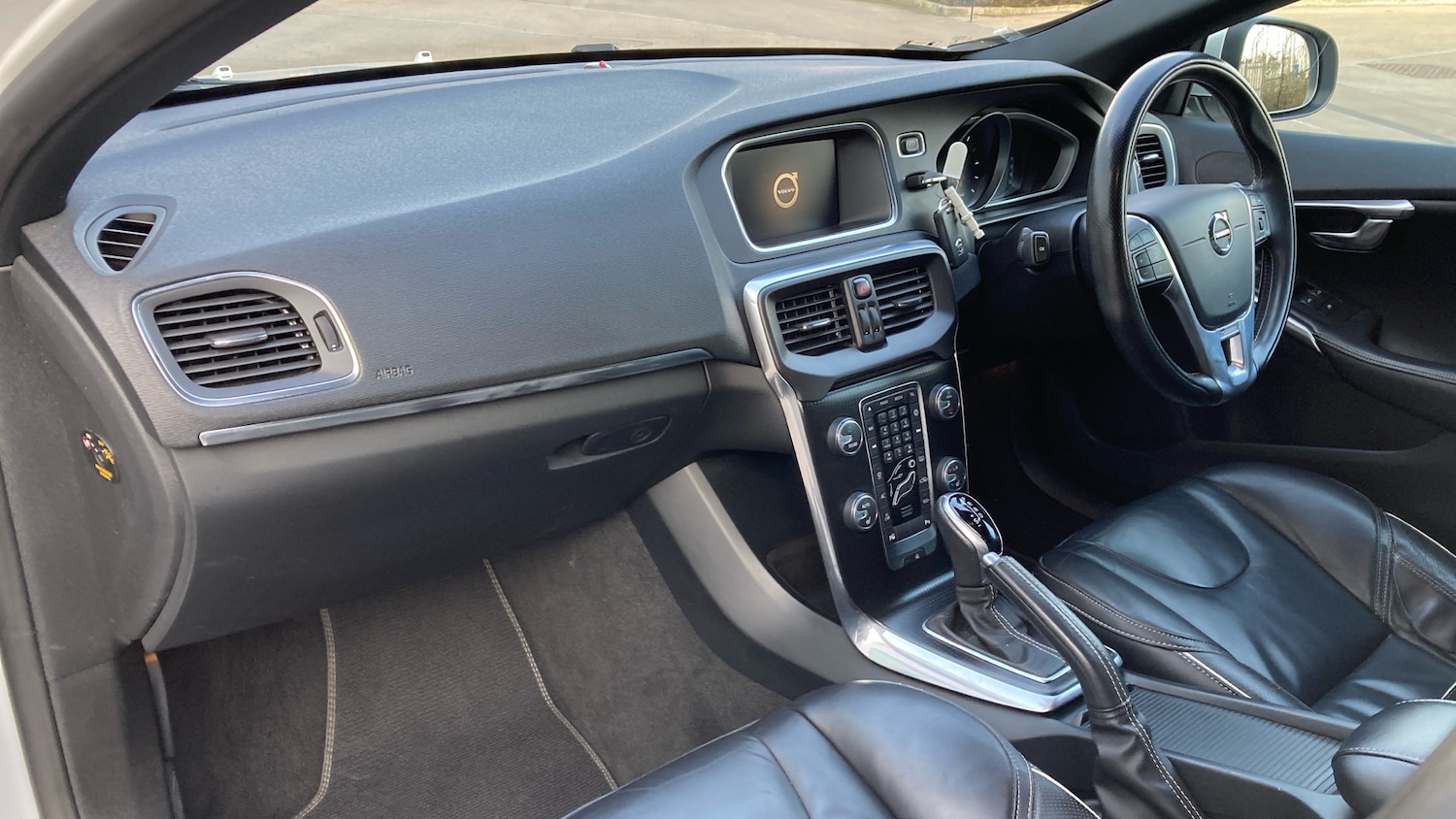 Used Volvo V40 2017 for sale - 78067345: Photo 9