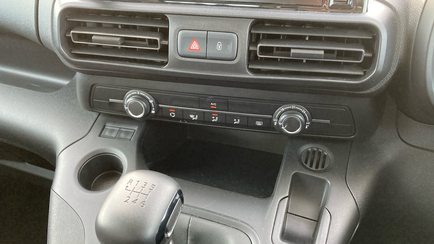 Used Vauxhall Combo Life 2021 for sale - 76366229: Photo 23