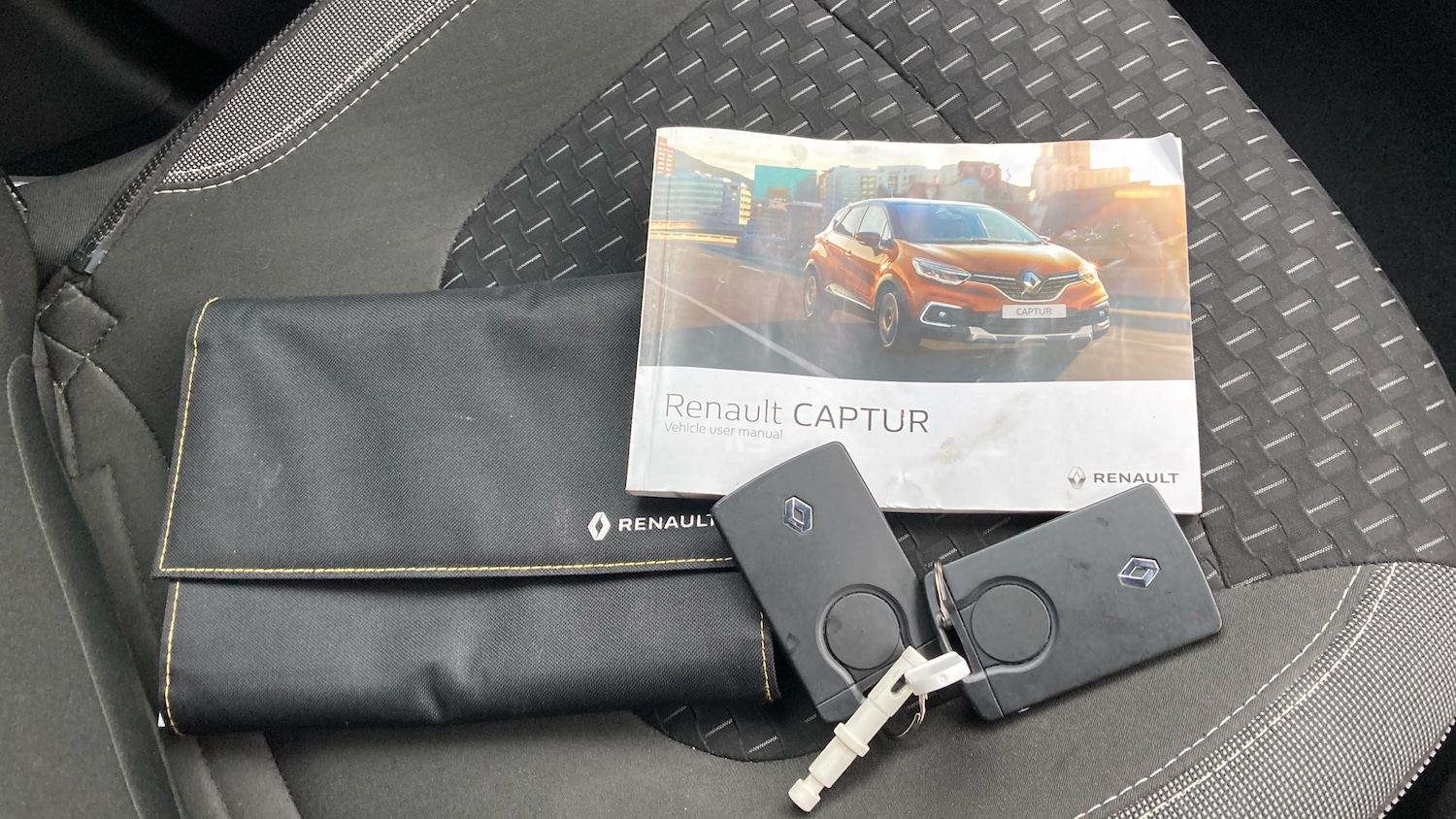 Used Renault Captur 2018 for sale - 77975360: Photo 19