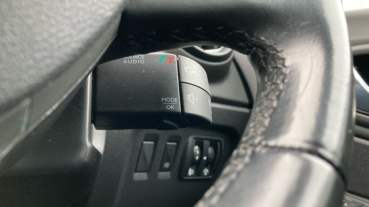 Used Renault Captur 2018 for sale - 77975360: Photo 23