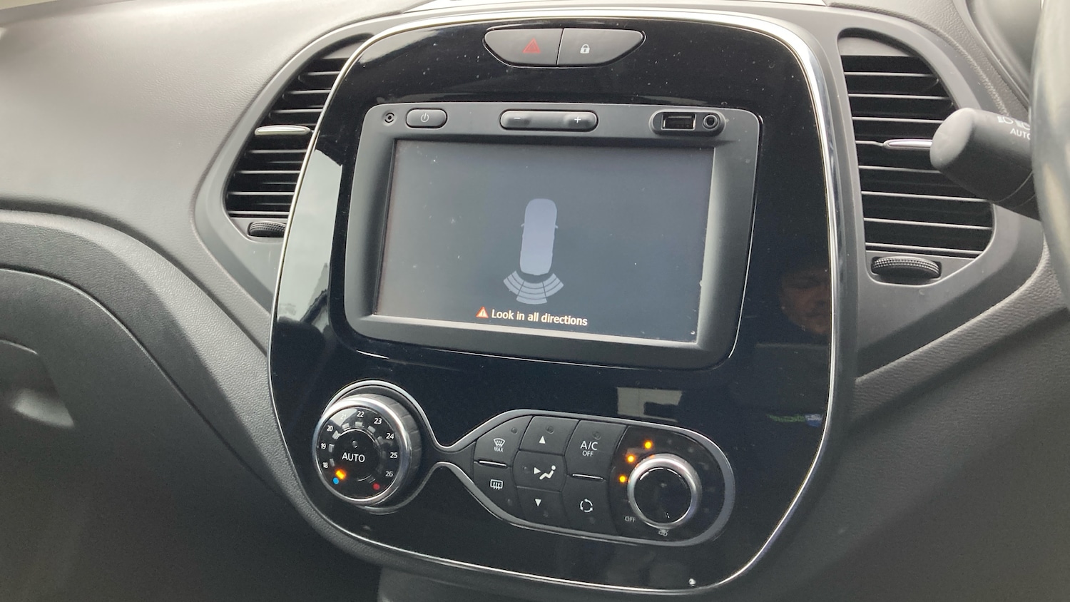 Used Renault Captur 2018 for sale - 77975360: Photo 27