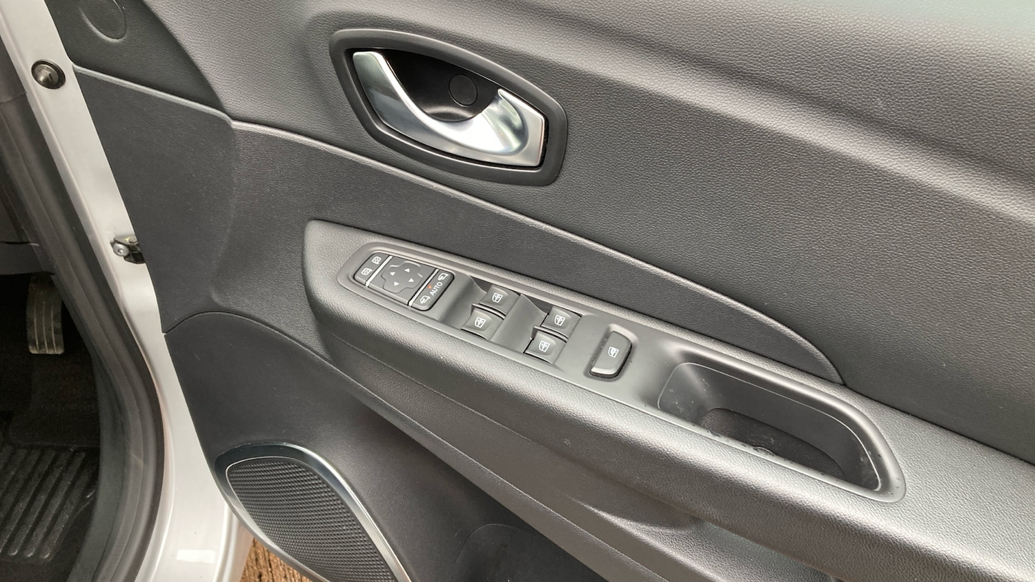 Used Renault Captur 2018 for sale - 77975360: Photo 31