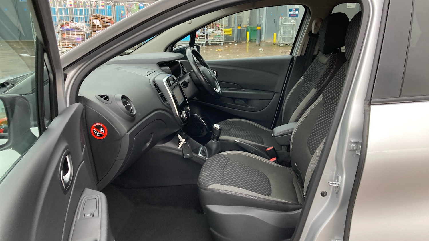 Used Renault Captur 2018 for sale - 77975360: Photo 40