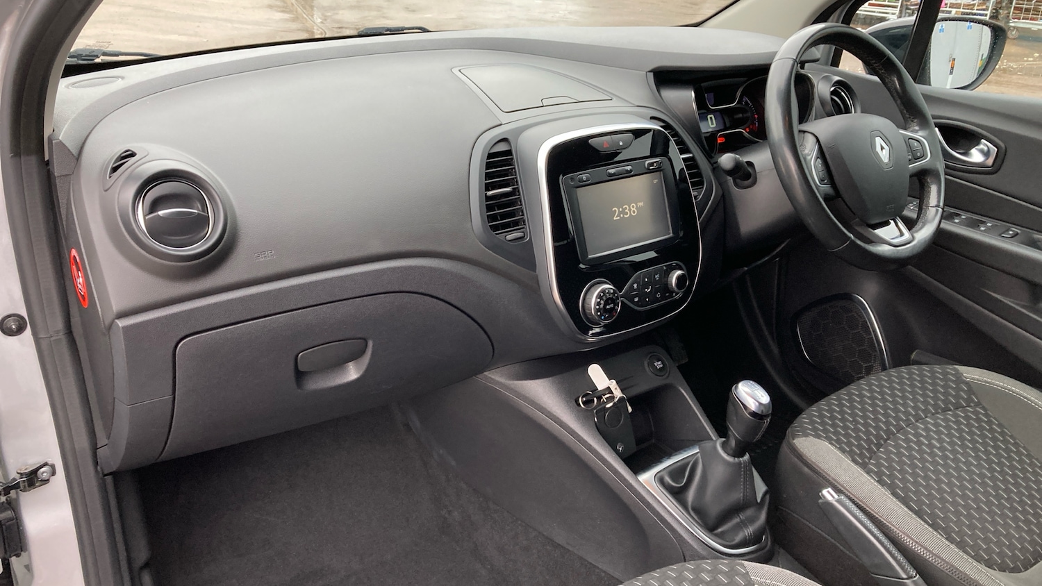 Used Renault Captur 2018 for sale - 77975360: Photo 9