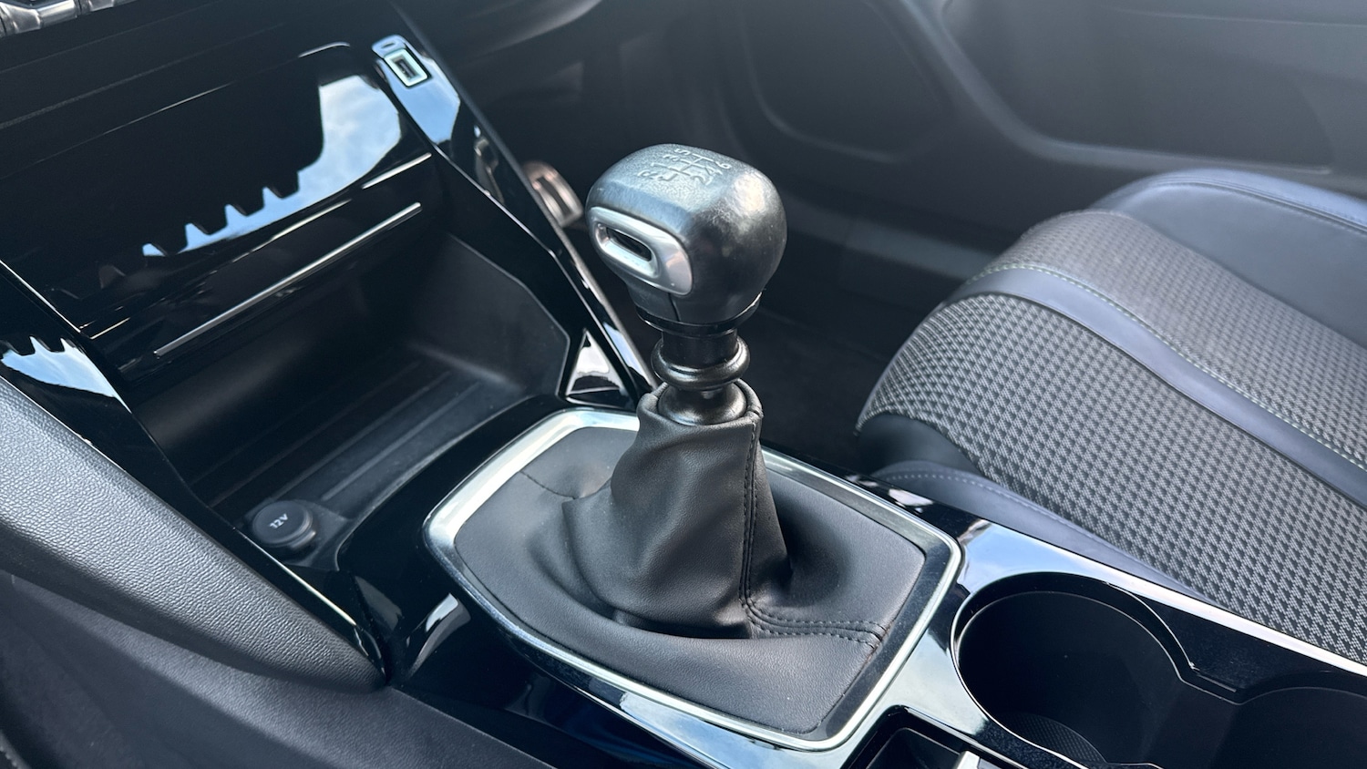 Used Peugeot 2008 2023 for sale - 78012579: Photo 13