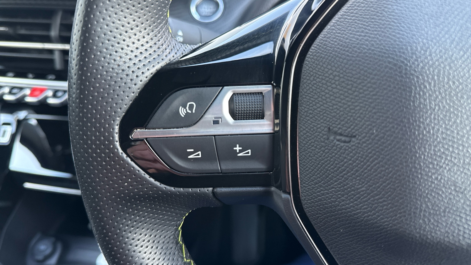 Used Peugeot 2008 2023 for sale - 78012579: Photo 21