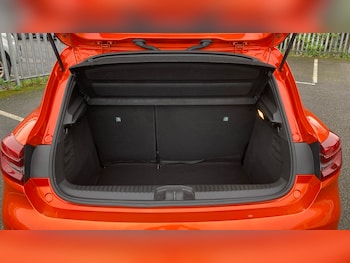 Used Renault Clio 2022 for sale - 76129322: Photo