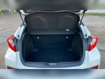 Used Toyota C-HR 2017 for sale - 77760488: Photo